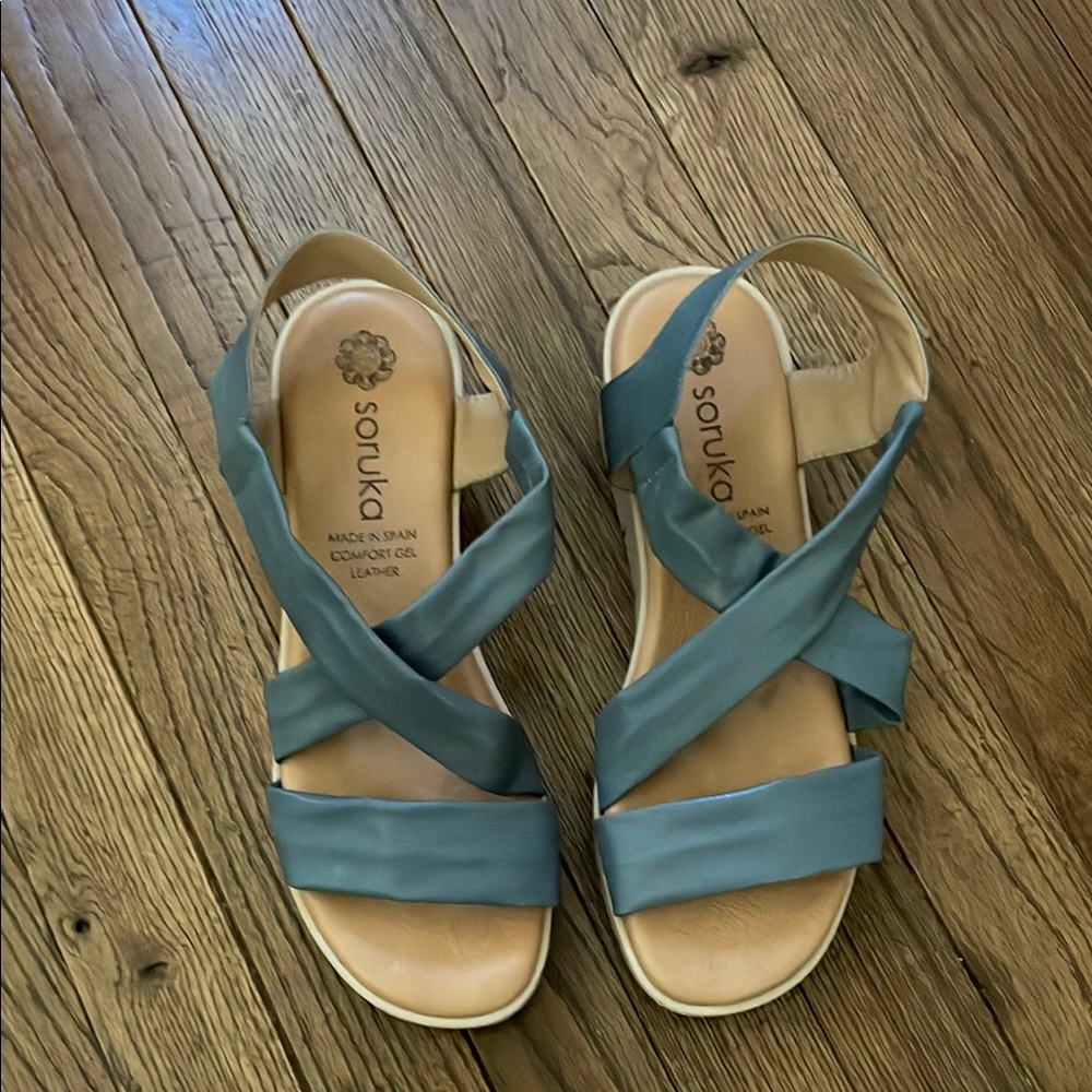 Soruka gray and tan wedge sandals
